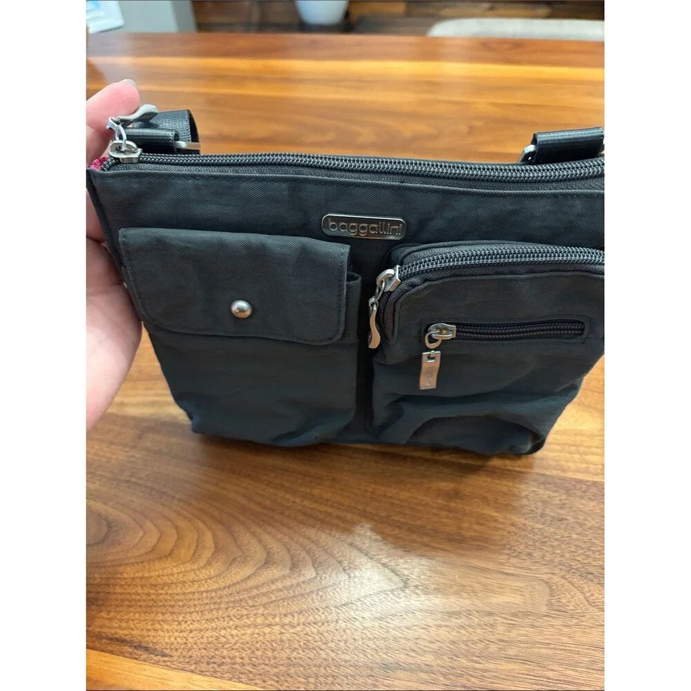 Baggallini Gray Multi Comparment Crossbody Travel Bag Purse